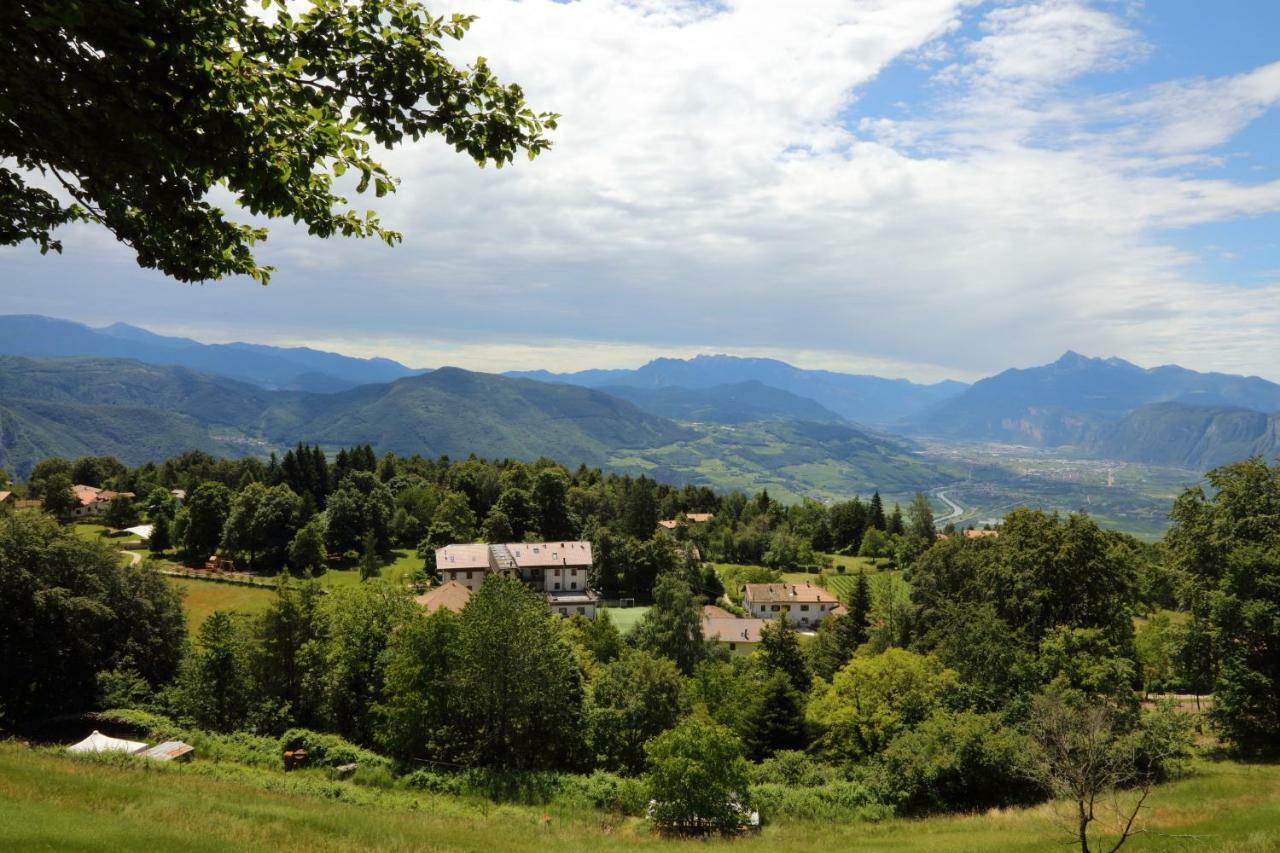 Ai Spiazzi Hotell Mezzocorona Exteriör bild